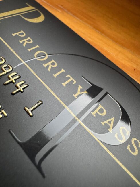 Amex Platinum vs. Priority Pass: Welche Lounge-Mitgliedschaft lohnt sich mehr?